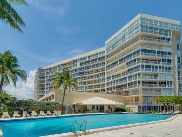 Mar Azul - Florida Waterfront Condos
